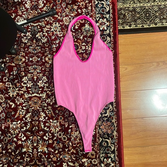 Tops - Stretchy pink bodysuit low cut halter
